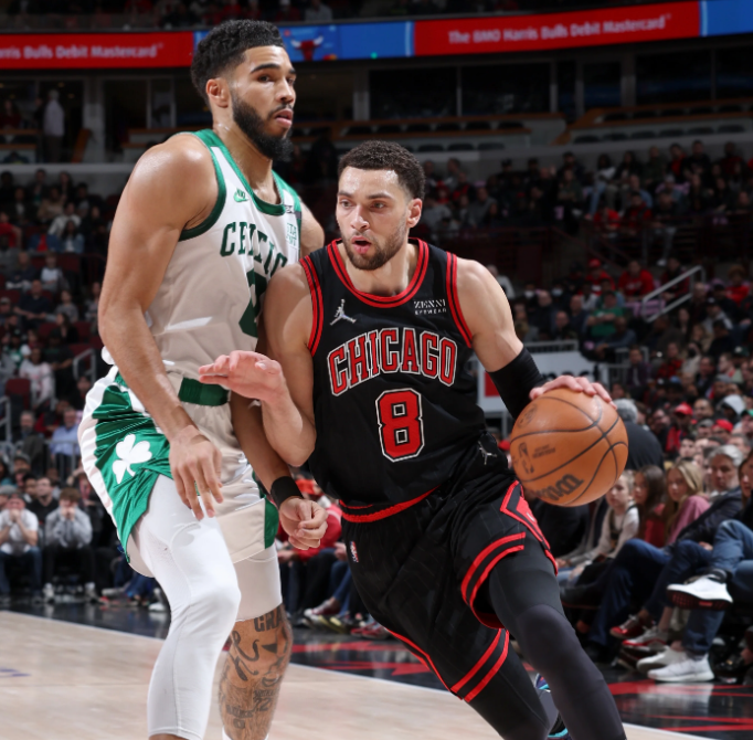 巴西男篮碾压雄鹿，拉文打破历史纪录