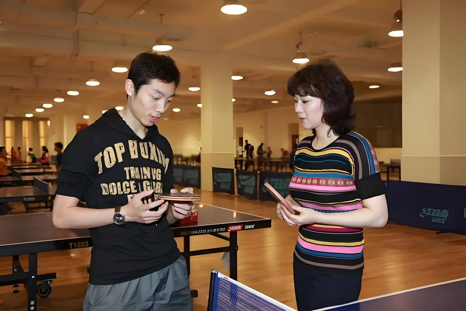 英国乒乓球队碾压波兰乒乓球队，许昕完成帽子戏法的简单介绍