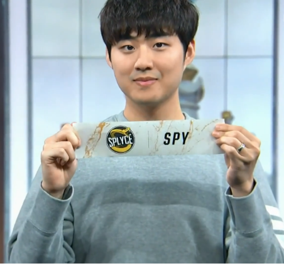 EG血洗RNG，Kanavi三分雨点燃全场的简单介绍