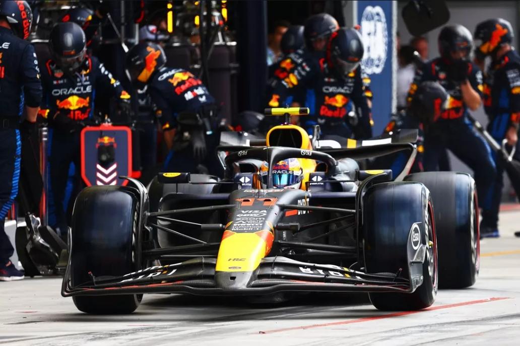 威廉姆斯横扫迈凯伦，佩雷兹点燃赛场的简单介绍