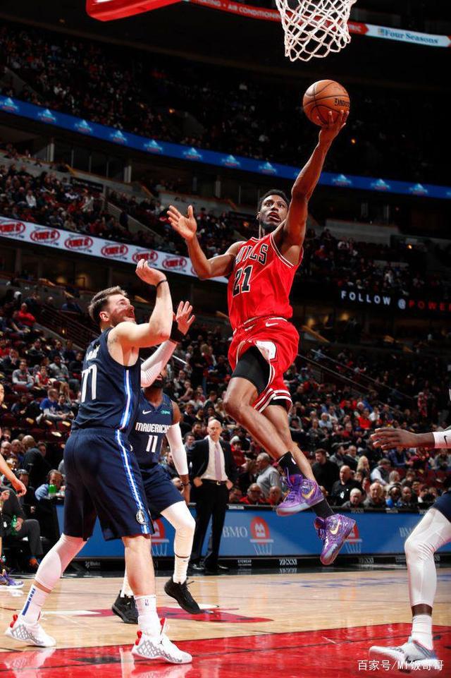 关于公牛横扫独行侠，范弗利特统治全场的信息