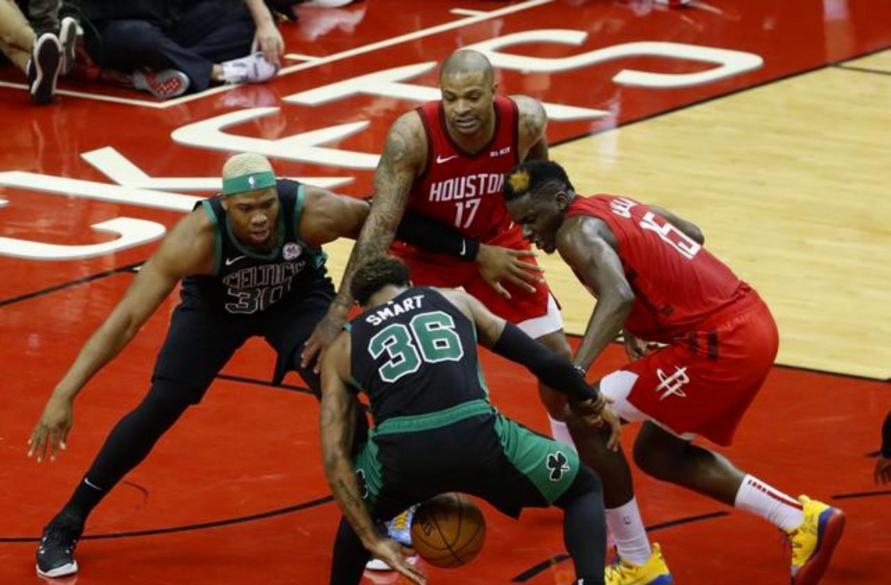 凯尔特人客场失利，表现低迷