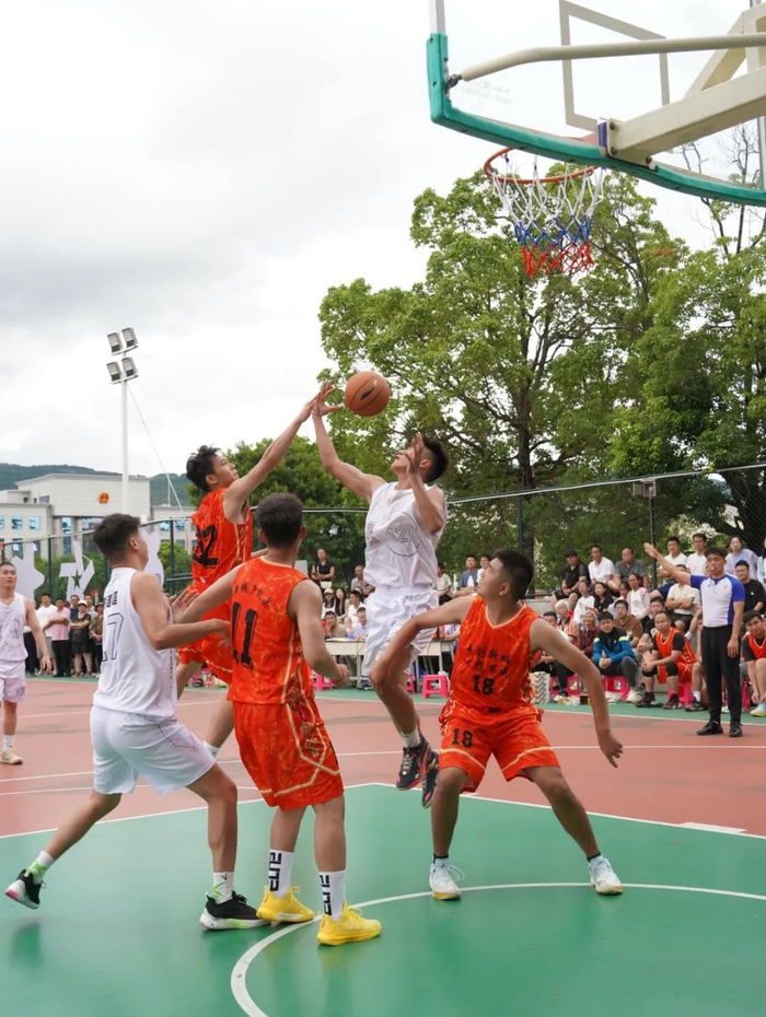 包含精彩比赛点燃世界顶尖篮球赛事的词条