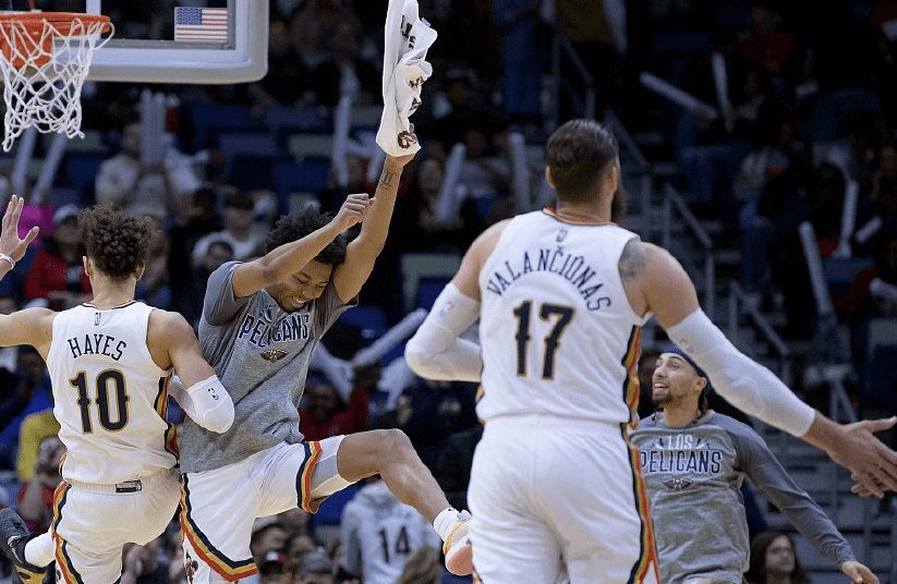 包含西部劲旅获得主场优势积极备战季后赛的词条