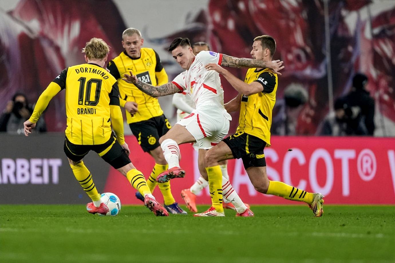 关于莱比锡连败告终，绝杀对手取得关键三分的信息