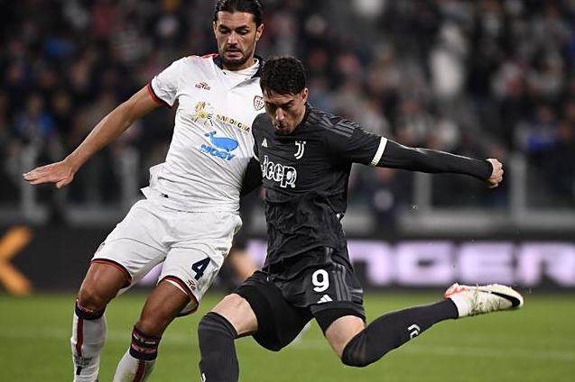 尤文图斯中场稳固防线,球队在防守端表现出色 尤文图斯中场稳固防线,球队在防守端表现出色