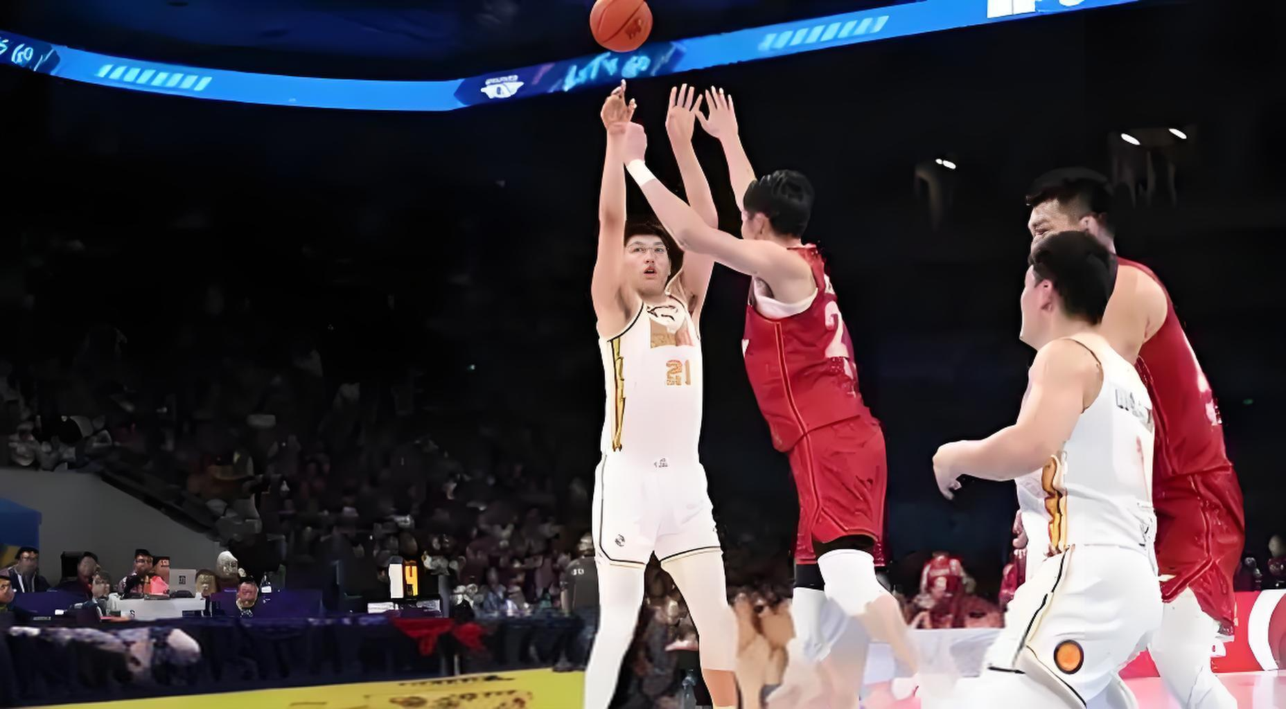 篮球赛场上发生全队配合完美一幕,震撼全场的简单介绍 篮球赛场上发生全队配合完美一幕,震撼全场的简单介绍