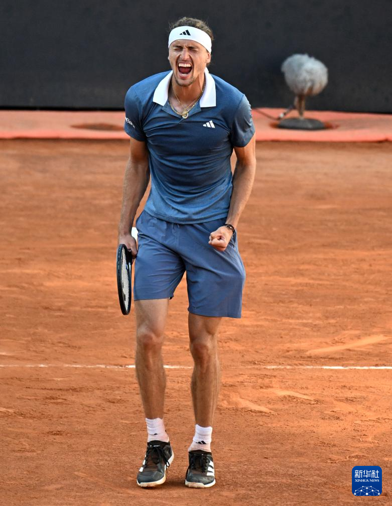 关于拉沃尔杯逆转联合杯，兹维列夫点燃赛场的信息