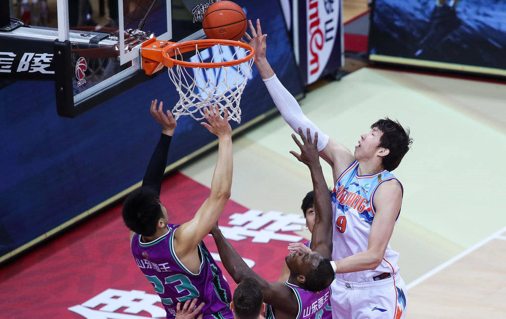 灰熊碾压广东队，高诗岩带队取胜的简单介绍