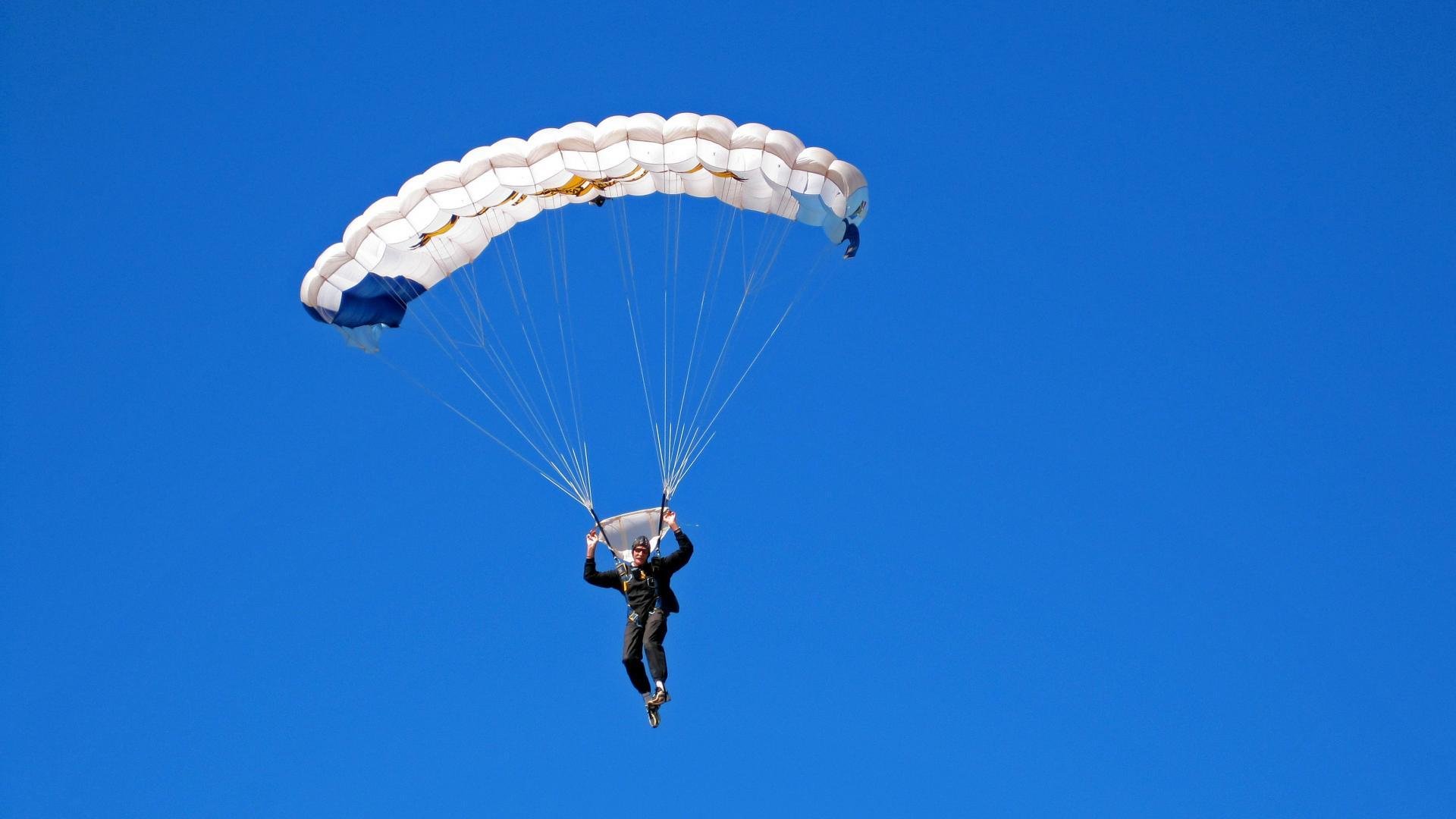 冰与火的交响，吉林队完胜雄鹿，米切尔扛起全队的背后