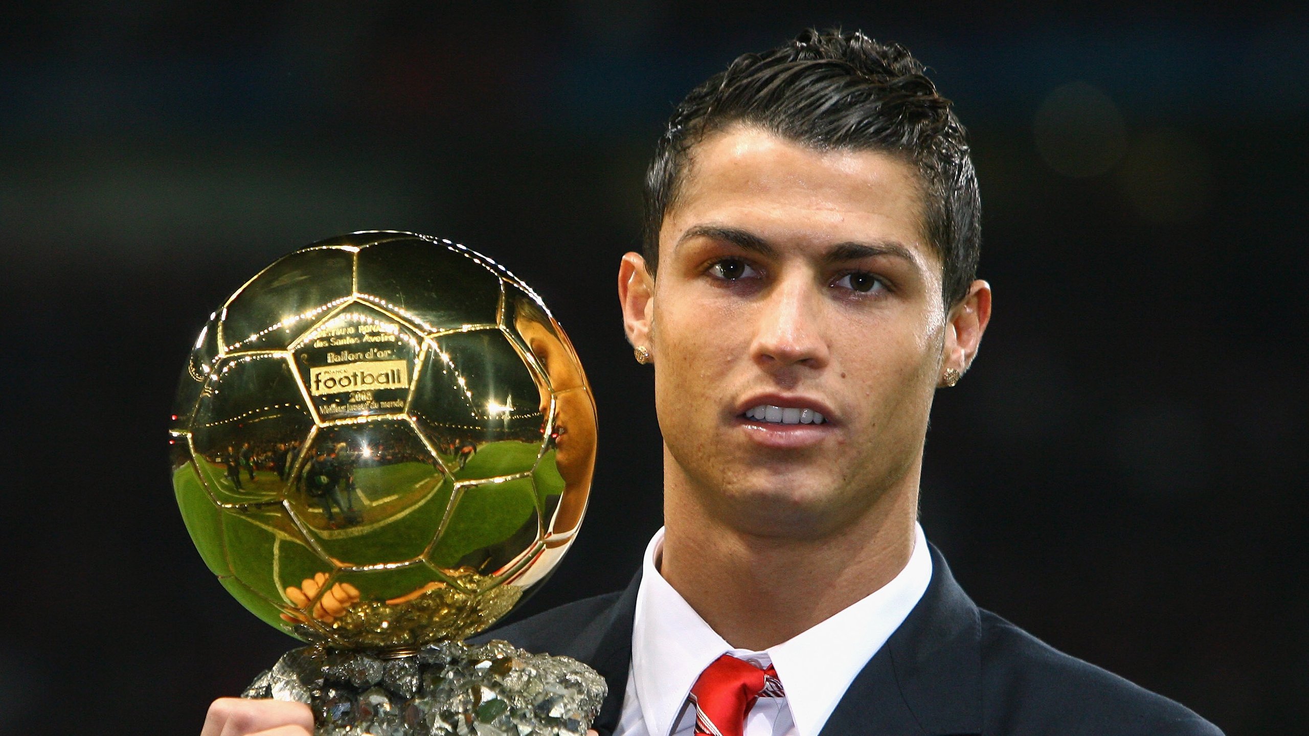 年度焦点之战之夜，霍勒迪持续制造杀伤，定义现代篮球的攻防艺术